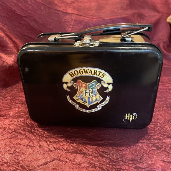 HOGWARTS Harry Potter Metal Tin Snack Box Carry Mini 6x3x4” - Picture 7 of 8